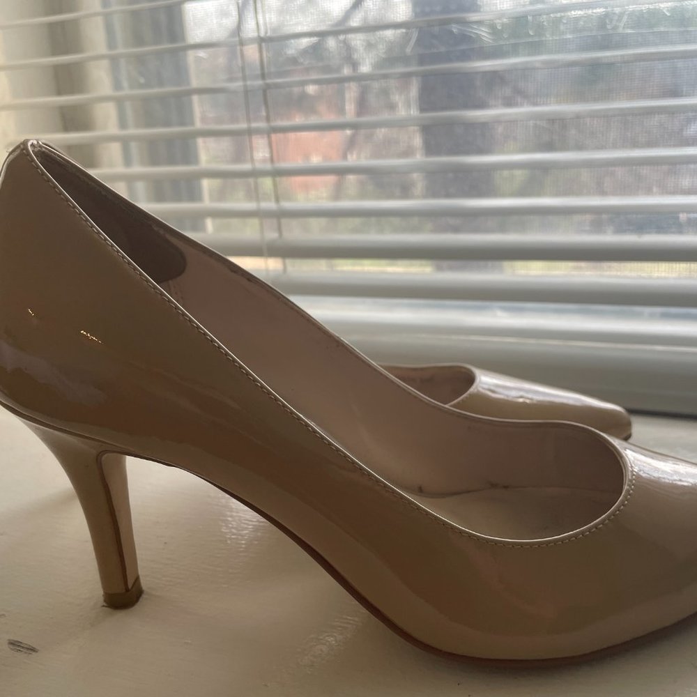 Cole Haan Grand OS Signature patent leather heels nude/tan size 8.5